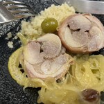 Bistro Kojiya - 生ハムに巻かれたもも肉さん。ジューシーでした