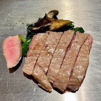 くずし鉄板 あばぐら 恵比寿店 - 「トモサンカクのステーキ」  柔らかっ！