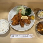 とんかつ 栄 - 料理写真:カキ・エビ・イカ盛合せ定食