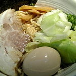 煮干し 青樹 - 油そばの玉子は切ってません