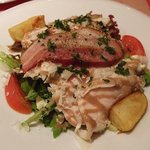 オ・デリス・ド・本郷 - 柔らかな鶏胸肉とベーコン、生ハムのサラダ、胡桃ソース