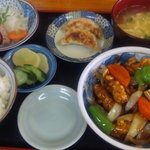 絹公路飯店 - 酢豚定食　８００円