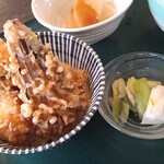 つつみ食堂 - お新香もバツグンに美味い。