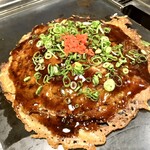 Teppan Yaki Raku - お好み焼き(豚、すじこん、あぶらかす)