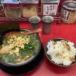 豚骨醤油ラーメン 王道家 - 