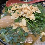 豚骨醤油ラーメン 王道家 - 