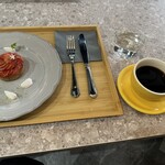 leafis cafe ASAGAYA - コーヒーとー苺タルト