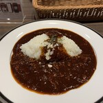 マルゼン カフェ - ポーク＆ビーフ早矢仕ライス（手前がビーフ、ライスの奥がポークです）