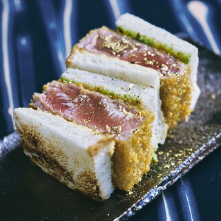 ``Bluefin tuna rare cutlet sandwich'' and soup Onigiri are special dishes.