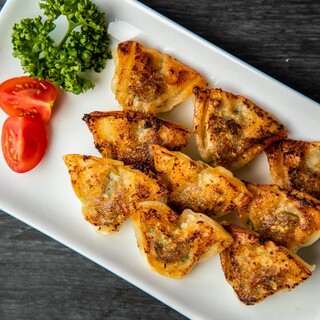 Enjoy a wide variety of ``teppan Gyoza / Dumpling''! Full of a la carte dishes ◎