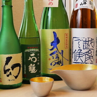 为您准备了10种以上由清酒师严格挑选的日本酒。也有罕见的品种
