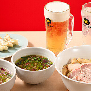 “Kombu water Tsukemen (Dipping Nudle)” is also popular! At night, we recommend the ``Night Value Set''