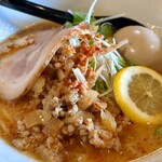 Ramen Hachi Ni - みそ火山ラーメン