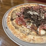 トリュフを目の前で！熟成生ハムと温泉卵とポルチーニ茸