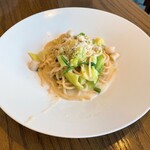 コルヌコピア - 旬菜&小柱アンチョビガーリックパスタ