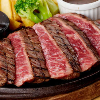 A very popular lean Japanese beef Steak that can be shared by a large group! !