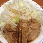 ラーメン　肉を喰らえ!! - ラーメン野菜ましからめにんにく少し