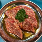 Taishuu Yakiniku Sakaba Maun - 上ロース。ボリュームとサシのバランスが良い。