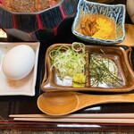 Waiki Takabee - 薬味を入れるもよし、出汁を入れるもよし、温泉卵を乗せるもよし。個人的に一番美味しかったのはそのまま食べるでした♪