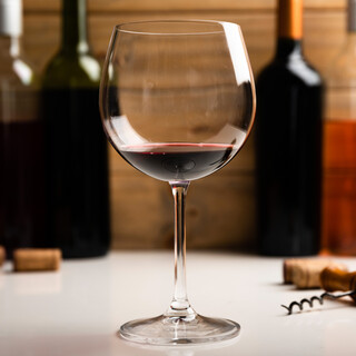 ワインはこだわりの「ピノ・ノワール」を幅広く取り揃えています