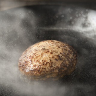 Commitment to 100% rare branded pork “Kyotanba Kogen Pork”