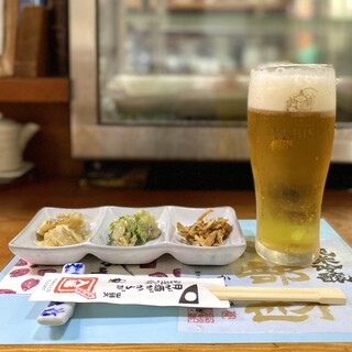 入福 - 料理写真:・エビス生ビール(中) 660円/税込
・お通し3点盛り