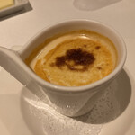 ジャンティーユ - ◉スープ
      　伊勢海老のクリームスープ
      　※海老の濃い風味が、とても魅力でした❗️