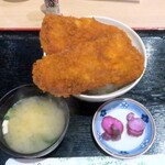 秩父わらじかつ亭 - わらじかつ丼（並）￥1090