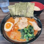 Yokohamaie keira membu jutsuya - 武術家ラーメン