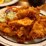 グリル＆コーヒー はせがわ - 別角度からカラアゲ何個？