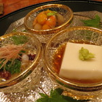 和やまむら - 八寸？　胡麻豆腐、タコとオクラの酢の物、エビ 南京 小まめ コイモ ゴボウのゼリー寄せ