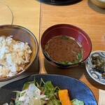 Zakuro - 御飯、香物、お椀