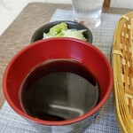 日高庵 - 蕎麦つゆのアップ