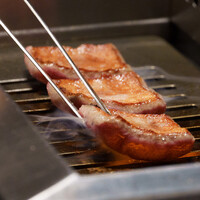 焼肉うしごろ 池袋店 - 究極の黒タン 厚切り