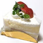 プティ･シュクル - 料理写真:苺のショートケーキ（390円）