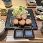 とんかつ料理と京野菜 鶴群 - ひれかつ定食