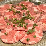 炭火焼肉深山 - タンスジ