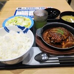 松屋 - ビーフ100％ハンバーグ定食(ライス特盛) 1040円