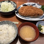 Tonkatsu Kagurazaka Sakura - 厚切りリブロースのかつランチ定食