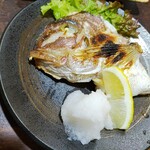 たべものや跳扉 - 