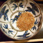 ぎおん　楽楽 - 切り胡麻？の塩で♪