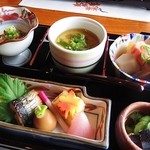 明月記 - 三の膳　前菜、中鉢、煮物、蒸し物、酢の物