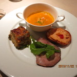 ポルタロッサ - 前菜4種　カボチャのポタージュ　鱈とジャガイモのラザーニュ　自家製ローストポーク　サーモンのクロスティーニ