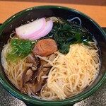 瀬戸よ志 お休み処 - 妻のにゅうめんとの比較でもコチラは具沢山だ。