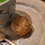 中華 本田 - 饅頭の揚げ物。