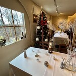 ジュエーメ - クリスマスムードの店内 ﾟ･*:.｡..｡.:*･゜