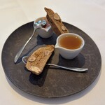 ジュエーメ - 栗のプリン & ザクザクとした食感のカントゥッチ