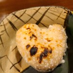 Seirin - ⑤炭火焼き虎河豚白子(静岡県遠州灘産、4.0kg)
                        表面に芳ばしさを残すため少し焦げを付ける焼き加減、皮はモチッとして中は少しレアで食べ易い、味わいは濃厚なコクと旨みに口腔内が支配されます