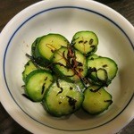 焼とり弁慶 - きゅうりの昆布まぶしです。