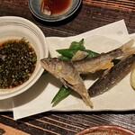 魚魚権 - 鮎の唐揚げ